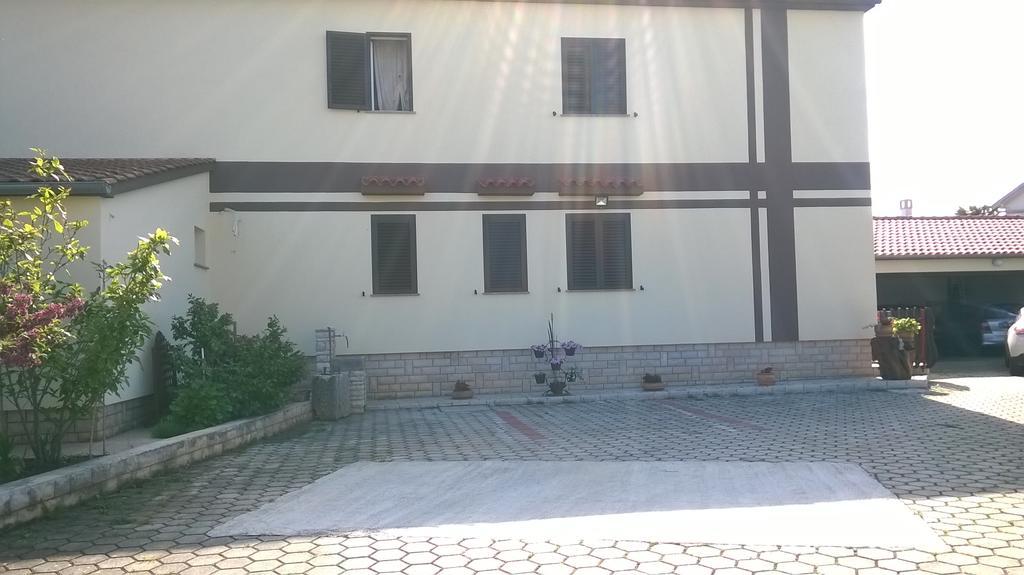 Apartment Lori Fazana Exterior photo